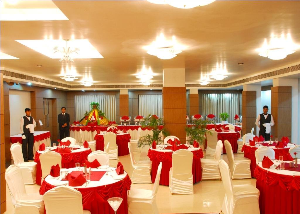 Hotel Kiranshree Portico Guwahati Exterior foto